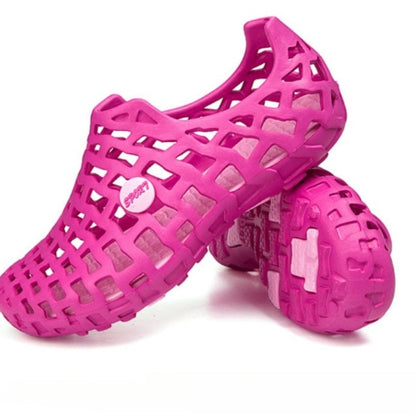 Stylische, atmungsaktive Clogs