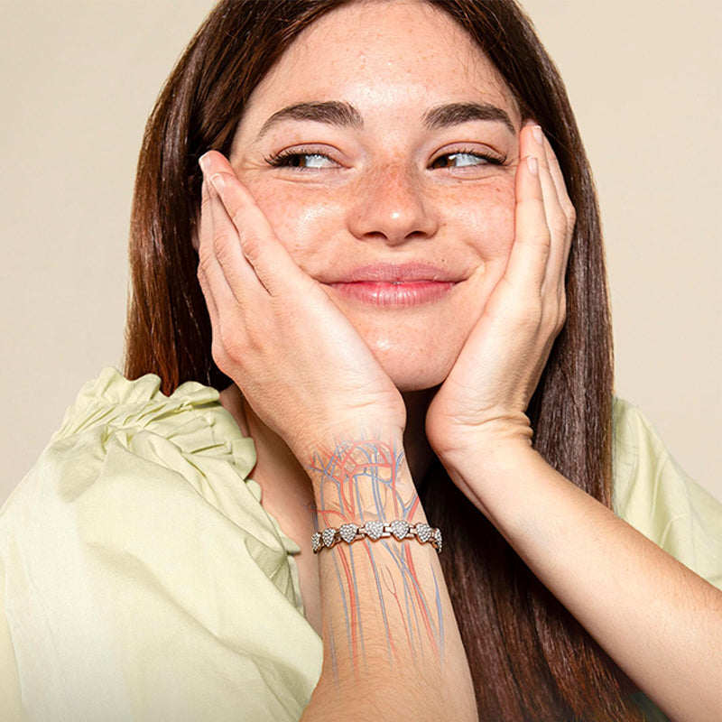 📢📢60 % Rabatt!!! 🎅Funkelnde herzförmige Magnetarmbänder aus Kupfer für Damen