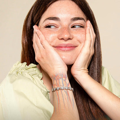 📢📢60 % Rabatt!!! 🎅Funkelnde herzförmige Magnetarmbänder aus Kupfer für Damen