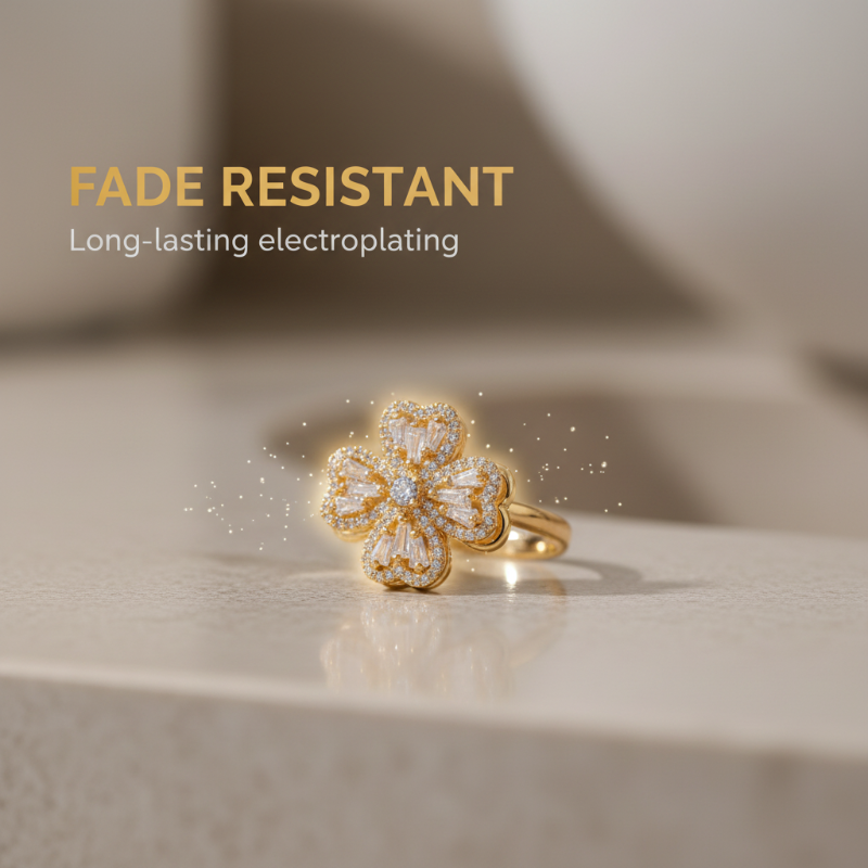 Glücksring mit drehendem vierblättrigem Kleeblatt