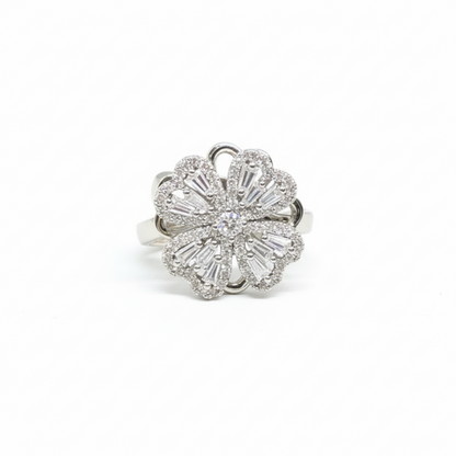 Glücksring mit drehendem vierblättrigem Kleeblatt