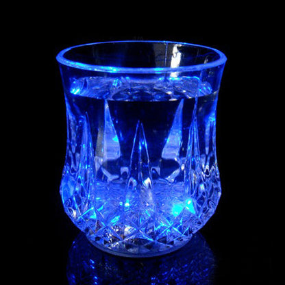 💐 50% RABATT! Lichtbecher mit Flüssigkeitsaktivierung – Perfekt für Partys & Festivals 🎉✨