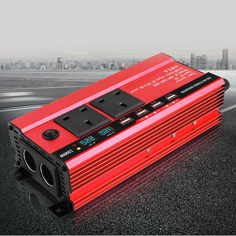 1500W Spannungswandler fürs Auto mit 4 USB-Anschlüssen