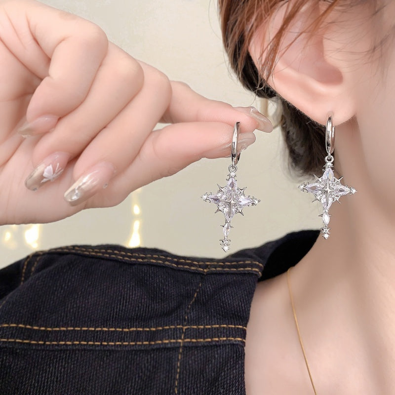 Funkelnde Kreuz-Anhänger-Ohrringe & Halskette