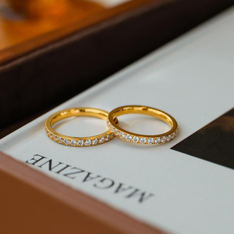 Minimalistischer, pavebesetzter Zirkonring für Frauen