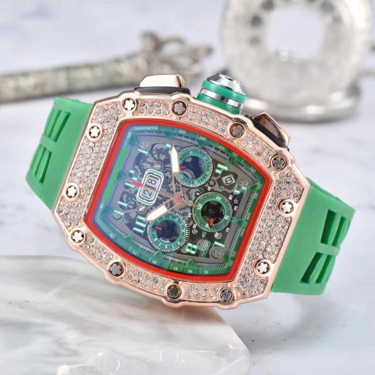 ⌚Limitierte Auflage – 50 % Rabatt！✨Luxuriöse Herrenuhr in Tonnenform mit Strassverzierung