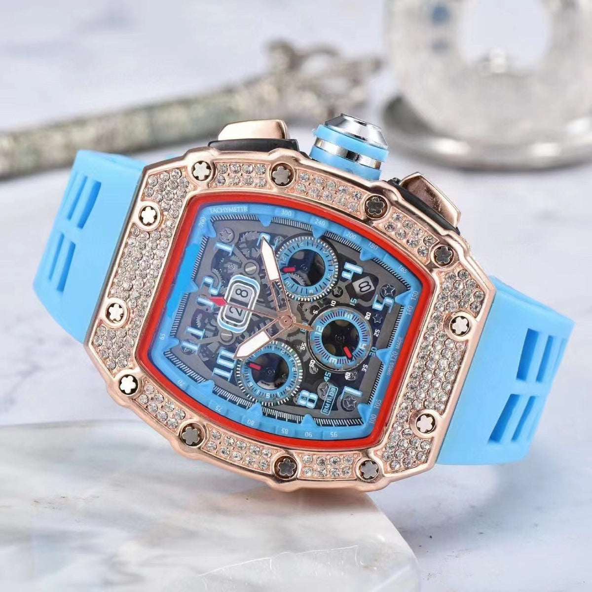 ⌚Limitierte Auflage – 50 % Rabatt！✨Luxuriöse Herrenuhr in Tonnenform mit Strassverzierung