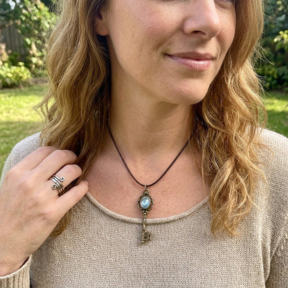 📢📢50% Rabatt !! ⏰ Geheimnis-Anhänger im Vintage-Stil für Damen