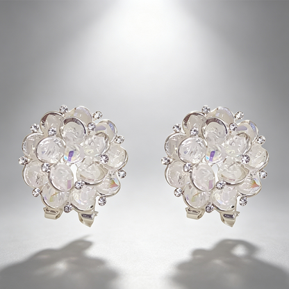 🌸💎 50% RABATT! Elegante Funkelnde Blumen-Ohrstecker – Zirkonia-Besatz, nickelfrei & zeitlos – Perfekt für Hochzeit, Abend & Alltag ✨
