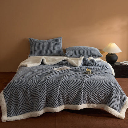 🛋️ Doppellagig verdickte Softdecke – kuschelige Tagesdecke für Sofa, Bett und unterwegs, extra warm mit edlem Fall und modernem Look ❄️➡️🔥