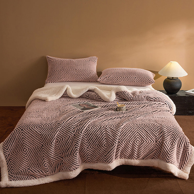 🛋️ Doppellagig verdickte Softdecke – kuschelige Tagesdecke für Sofa, Bett und unterwegs, extra warm mit edlem Fall und modernem Look ❄️➡️🔥