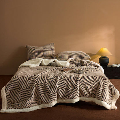 🛋️ Doppellagig verdickte Softdecke – kuschelige Tagesdecke für Sofa, Bett und unterwegs, extra warm mit edlem Fall und modernem Look ❄️➡️🔥