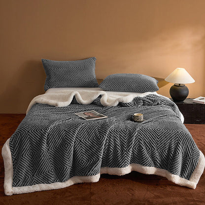 🛋️ Doppellagig verdickte Softdecke – kuschelige Tagesdecke für Sofa, Bett und unterwegs, extra warm mit edlem Fall und modernem Look ❄️➡️🔥