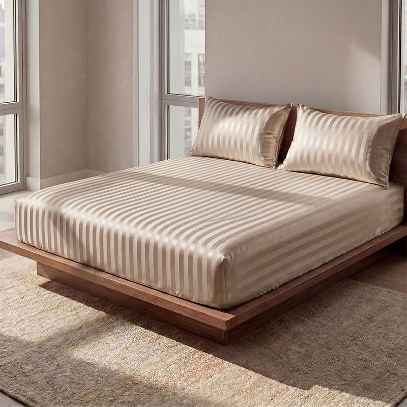 Seidig glänzendes gestreiftes Satin-Spannbettlaken-Set