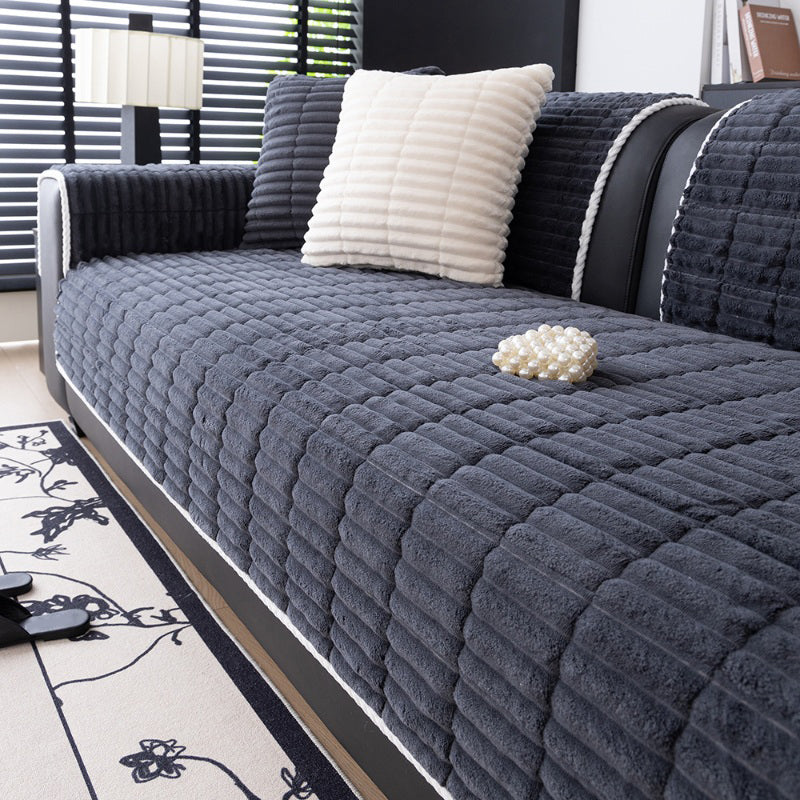 ❄️ Winter-Sonderangebot 🐰 | Rutschfeste, plüschige Sofakissenabdeckung – weich & kuschelig für die kalte Jahreszeit 🛋️✨